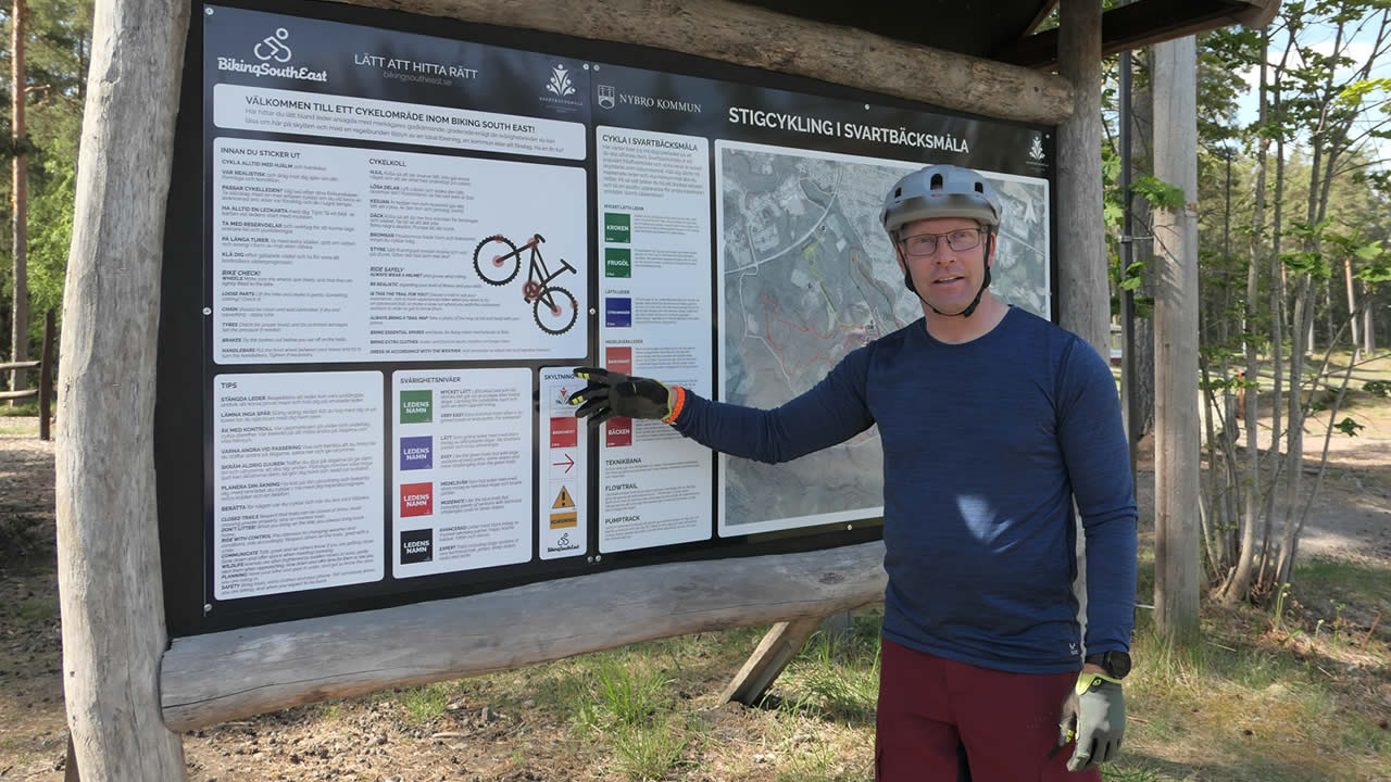 Oskar Lind im Bike-Spot Svartbäcksmåla